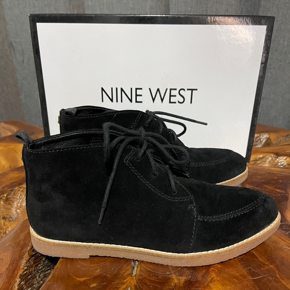 Nine West Bootie, size 5 - Picture 2 of 9